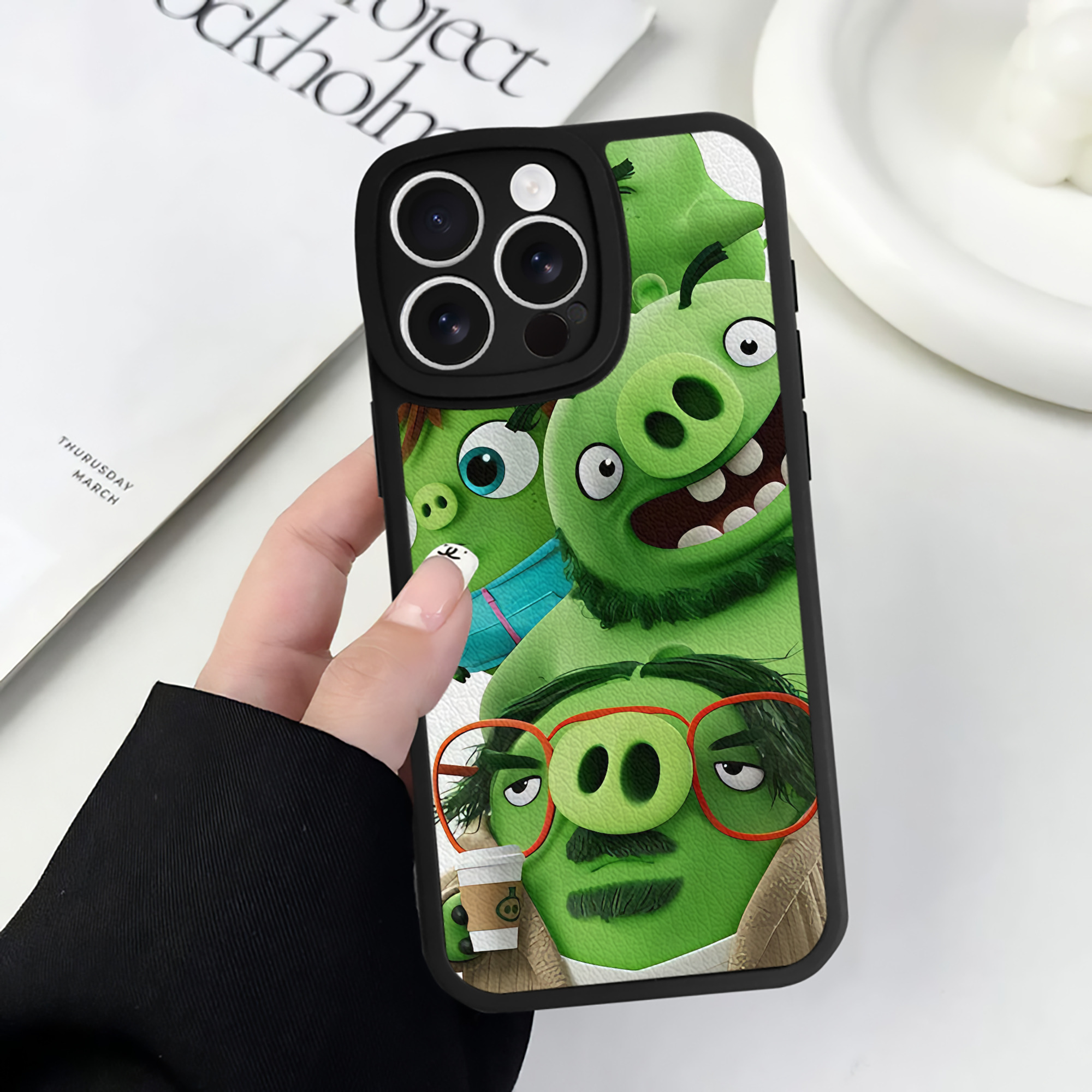 （画像用） Angry Birds アングリーバード 【iPhone 16シリーズ対応】シリコンスマホケース（レザー調） 材質：シリコン